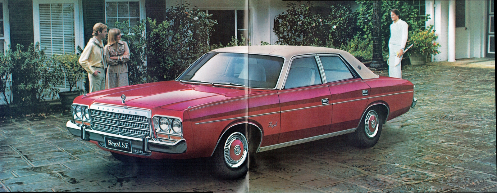 n_1976 Chrysler CL Regal SE-06-07.jpg